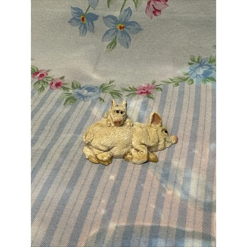 Mini Pig Figurine 1